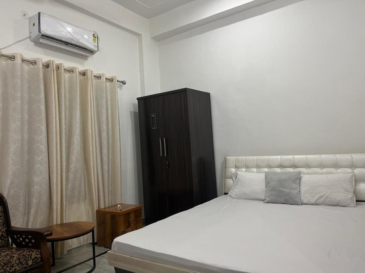 Shri Ram International Home Stay Ayodhya Δωμάτιο φωτογραφία